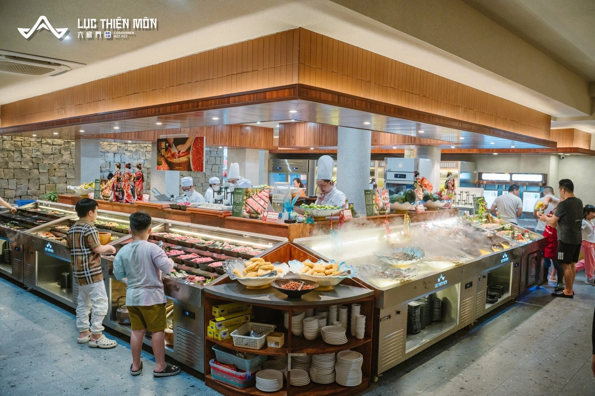 Inside Lục Thiện Môn buffet restaurant